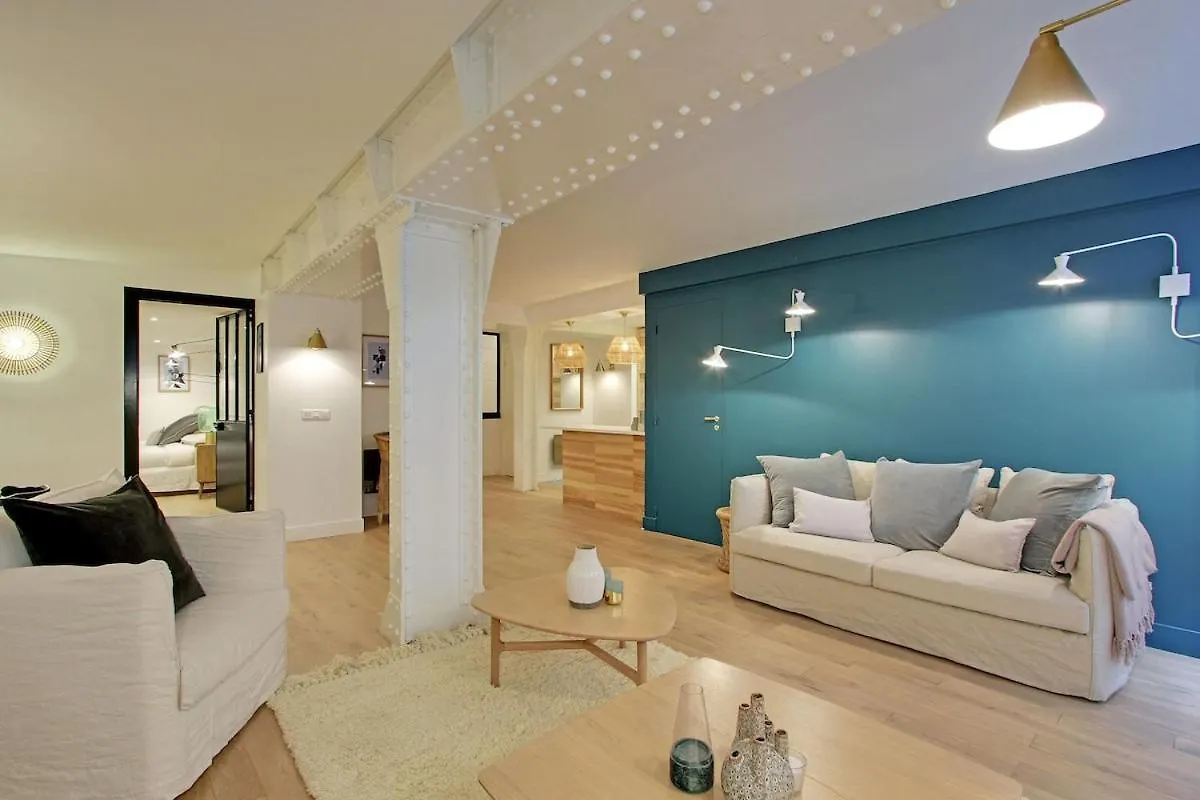 2 Appartements En 1 - Superbe Logement Pres Du Louvre L 12P パリ