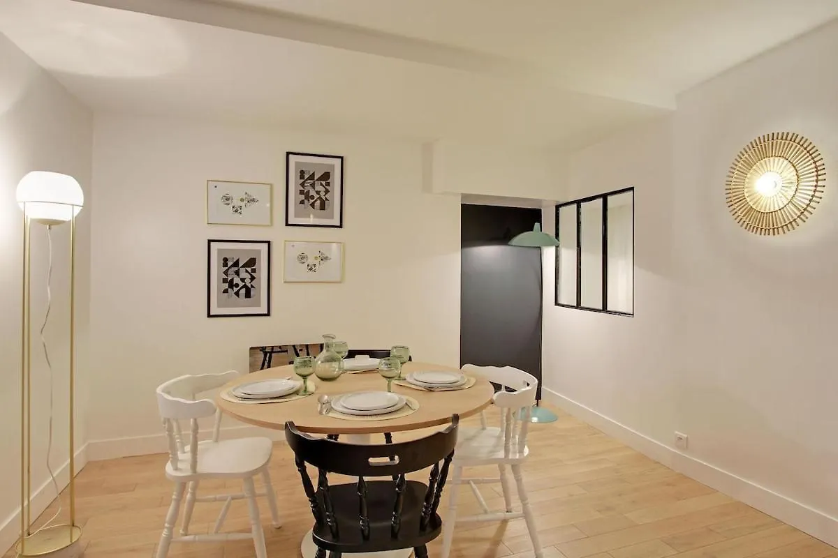 2 Appartements En 1 - Superbe Logement Pres Du Louvre L 12P パリ フランス