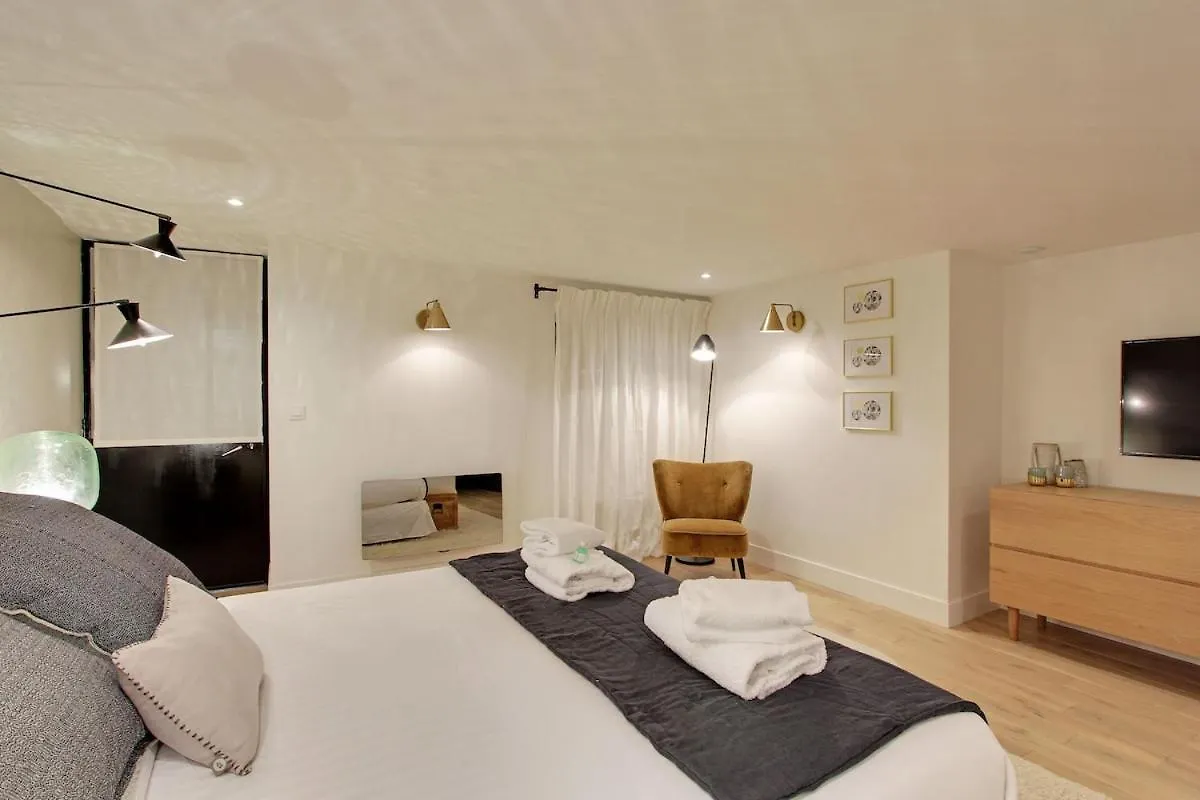 Apartment 2 Appartements En 1 - Superbe Logement Pres Du Louvre L 12P Paris France