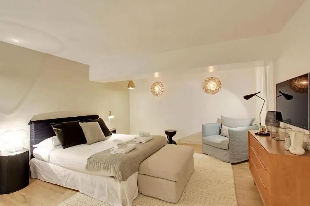 Apartment 2 Appartements En 1 - Superbe Logement Pres Du Louvre L 12P Paris