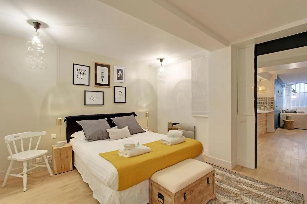 Apartment 2 Appartements En 1 - Superbe Logement Pres Du Louvre L 12P Paris France