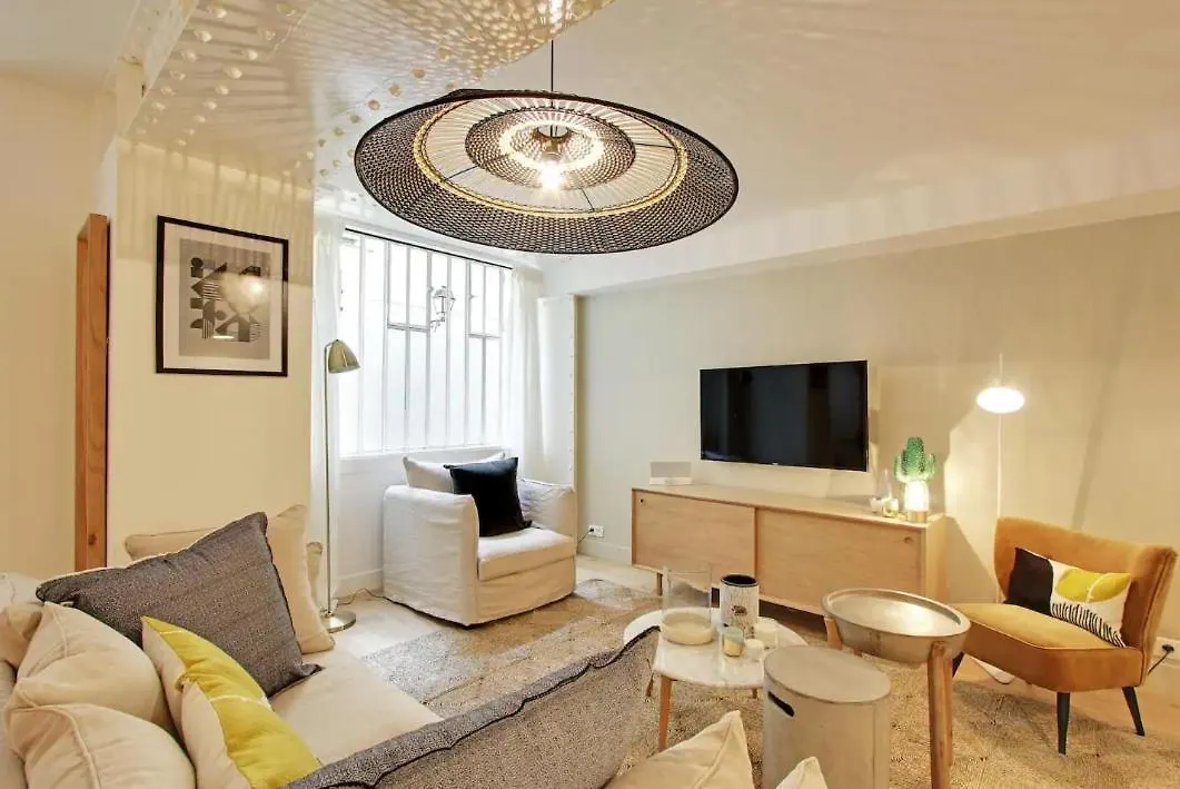 2 Appartements En 1 - Superbe Logement Pres Du Louvre L 12P Paris Apartment